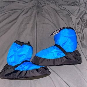 Warm up dance boots size medium capezio blue